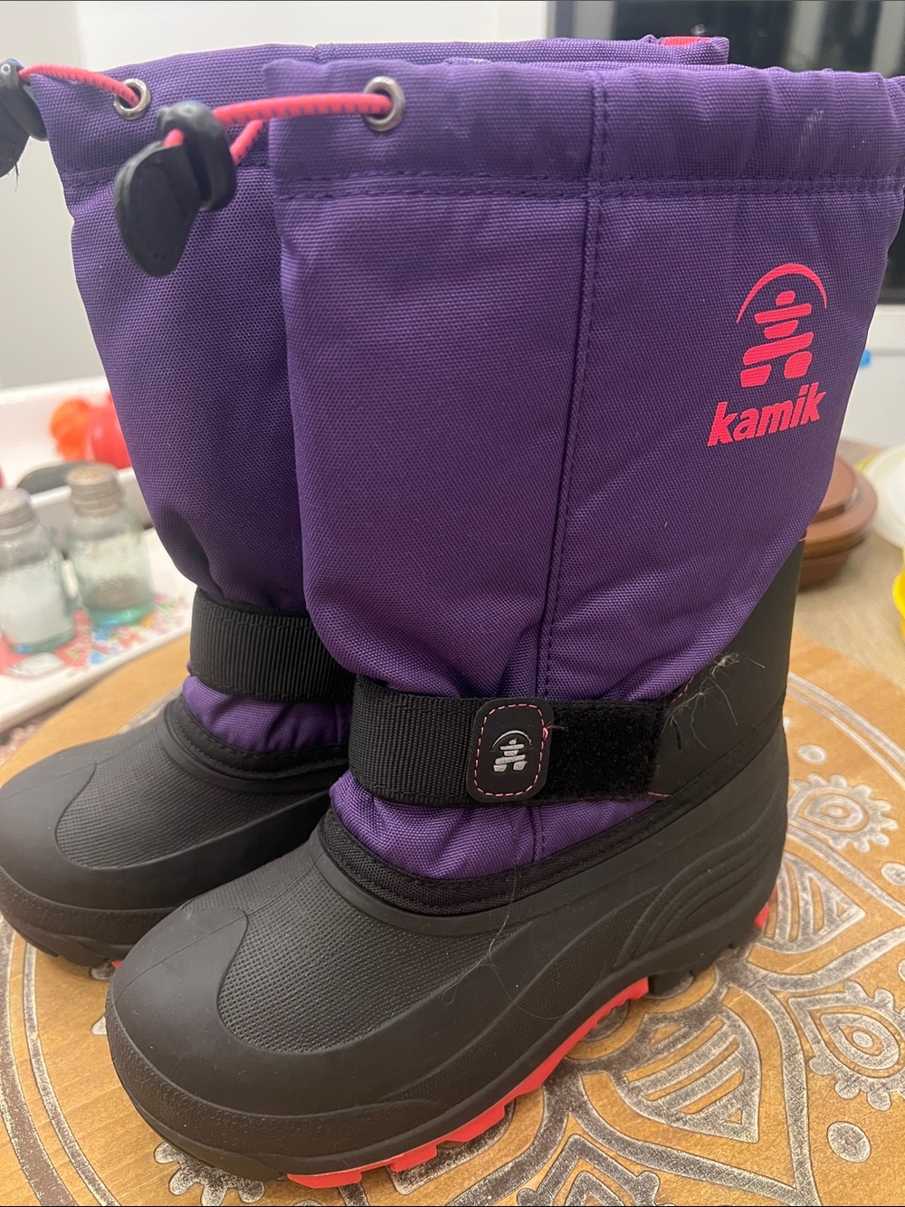 Size 3 Kamik Kids Purple and pink snow boots with Pink Logo Accents. Exc cond